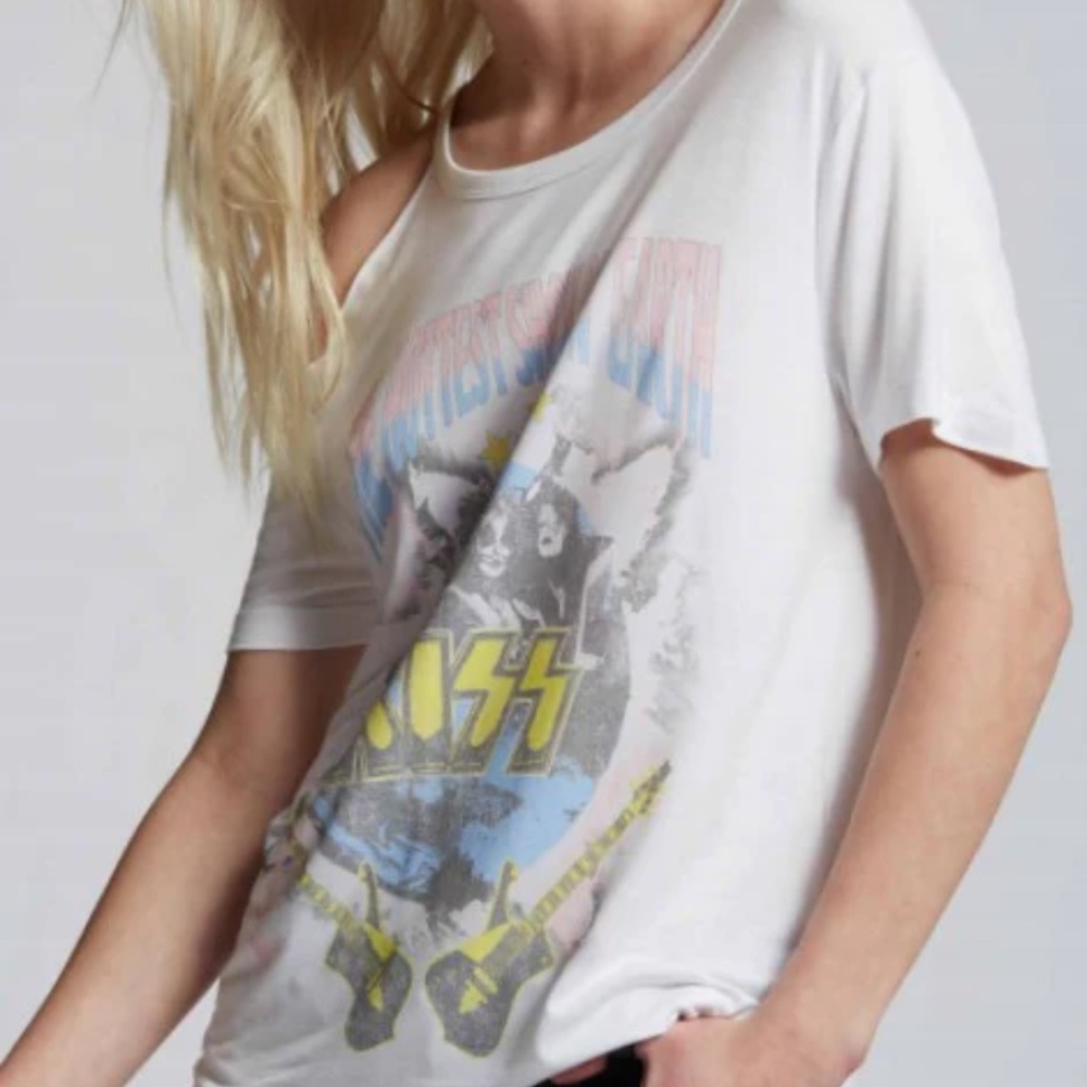Recycled Karma Women's Cold Shoulder KISS Band Tee White Size S